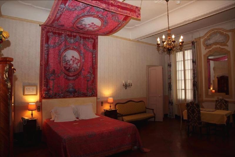 Hotel Du Fiacre Carpentras ภายนอก รูปภาพ