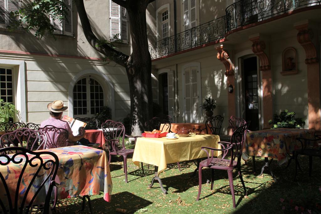 Hotel Du Fiacre Carpentras ภายนอก รูปภาพ