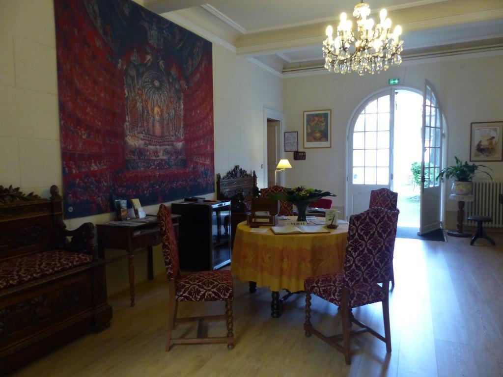 Hotel Du Fiacre Carpentras ภายนอก รูปภาพ