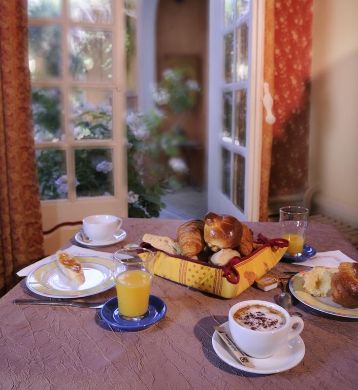 Hotel Du Fiacre Carpentras ภายนอก รูปภาพ